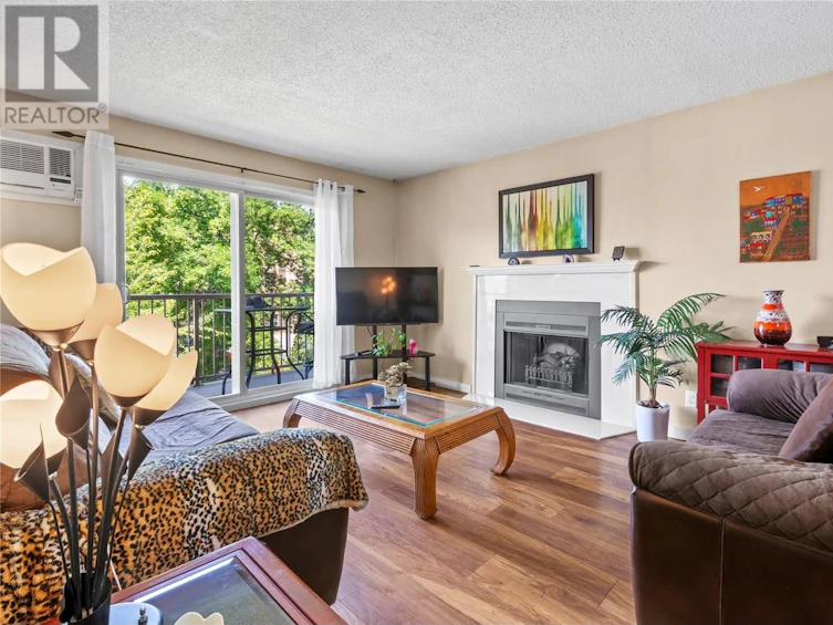 312-130 Skaha Place, Penticton, BC, V2A 7J6 - 2