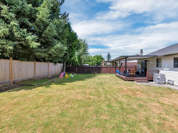 16954 60, Surrey, BC, V3S 1T2 - 29