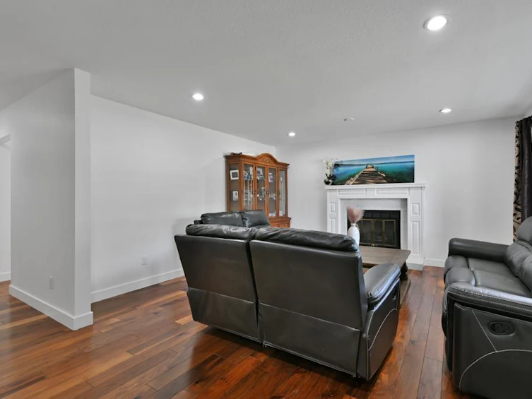 16954 60, Surrey, BC, V3S 1T2 - 4