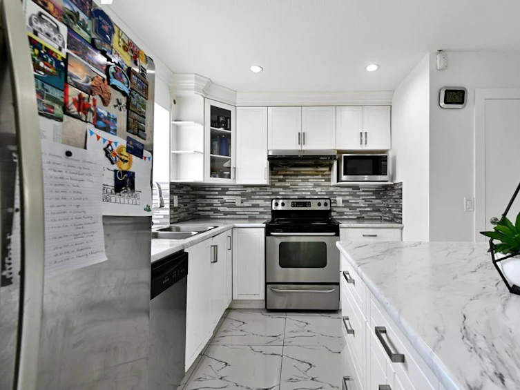 16954 60, Surrey, BC, V3S 1T2 - 10