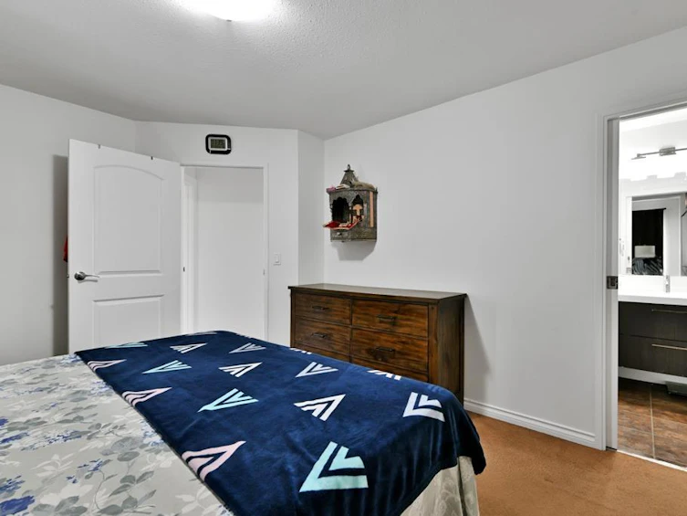 16954 60, Surrey, BC, V3S 1T2 - 22
