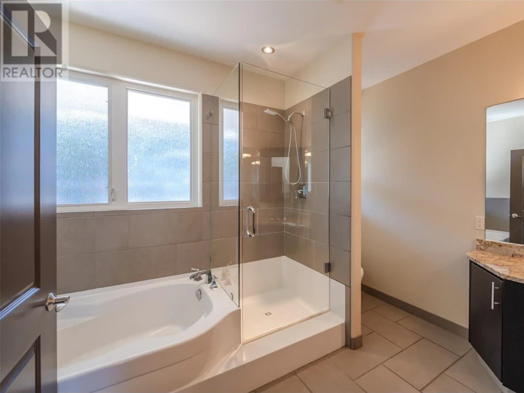 3992 Finnerty Road, Penticton, BC, V2A 8W2 - 68