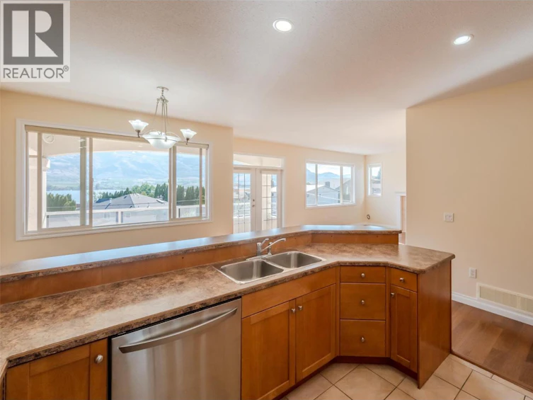 301-5820 89th Street, Osoyoos, BC, V0H 1V1 - 17