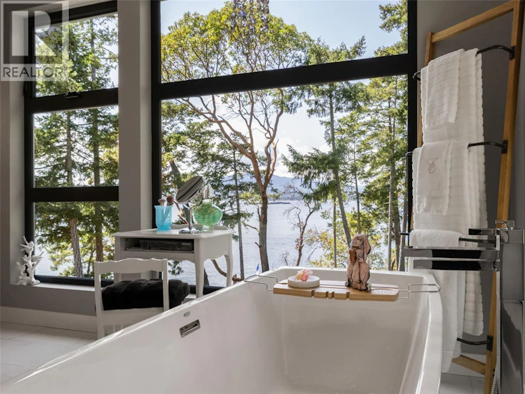 677 Taylor Bay Road, Gabriola Island, BC, V0R 1X1 - 13