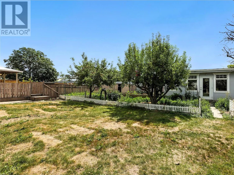 2155 Ponderosa Avenue, Kamloops, BC, V2B 4V8 - 3