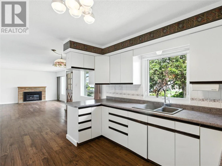 2155 Ponderosa Avenue, Kamloops, BC, V2B 4V8 - 9