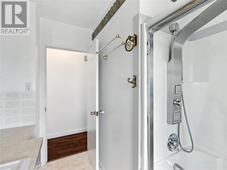 2155 Ponderosa Avenue, Kamloops, BC, V2B 4V8 - 21
