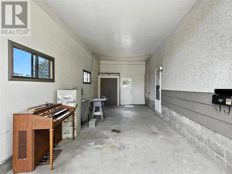 2155 Ponderosa Avenue, Kamloops, BC, V2B 4V8 - 6