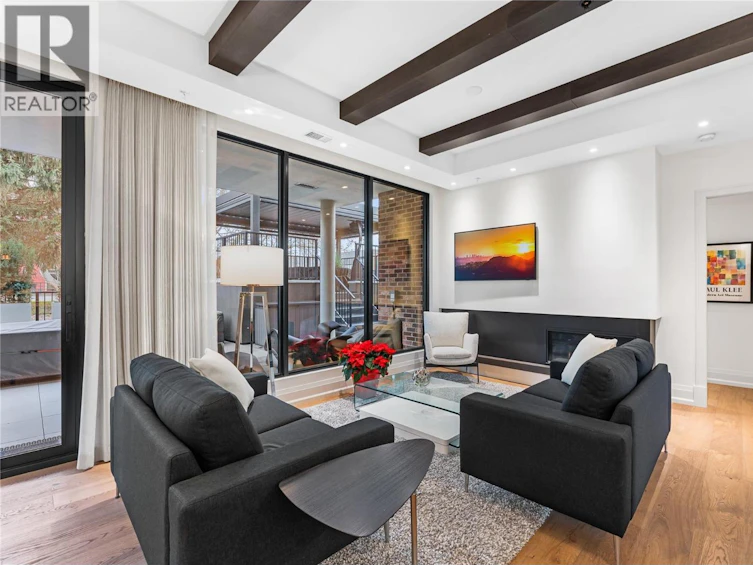 104-460 Groves Avenue, Kelowna, BC, V1Y 4Y5 - 3