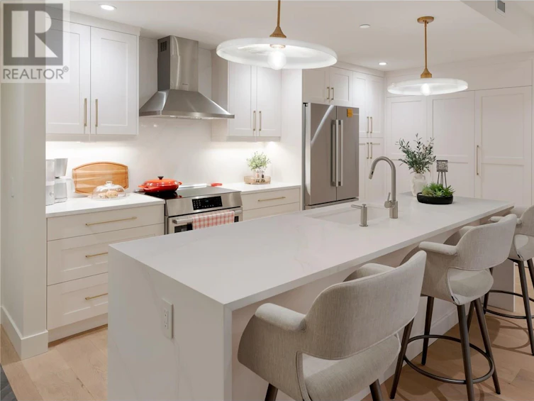 201-2901 Abbott Street, Kelowna, BC, V1Y 1G7 - 3