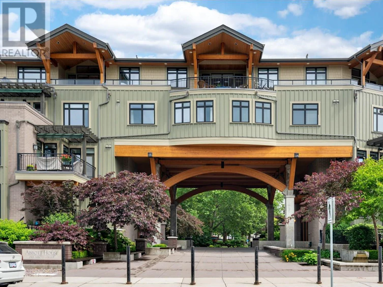 201-2901 Abbott Street, Kelowna, BC, V1Y 1G7 - 2