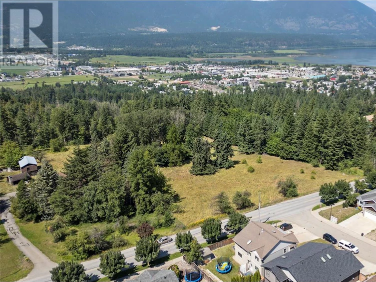 1002 Southeast 14 Avenue, Salmon Arm, BC, V1E 2R5 - 60