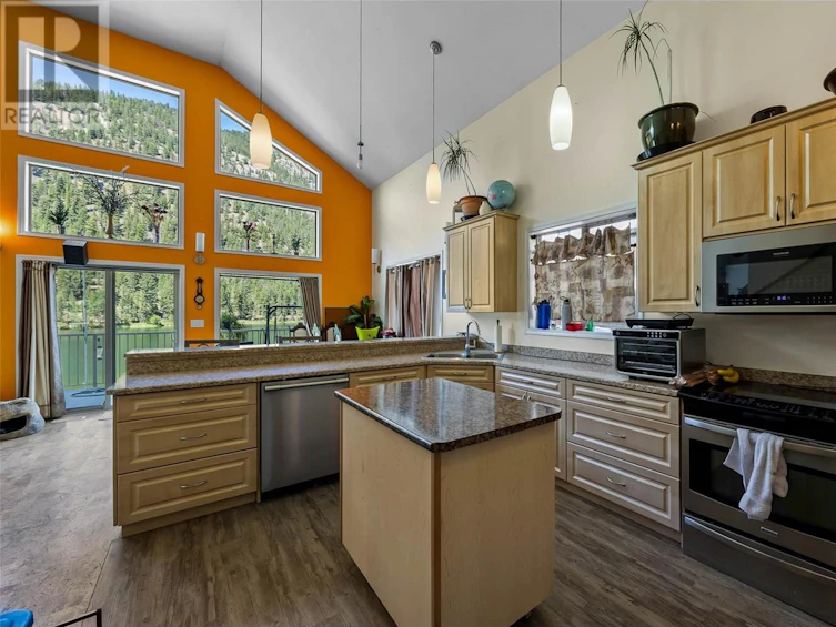 1848 Paul Lake Road, Kamloops, BC, V2H 1N8 - 4