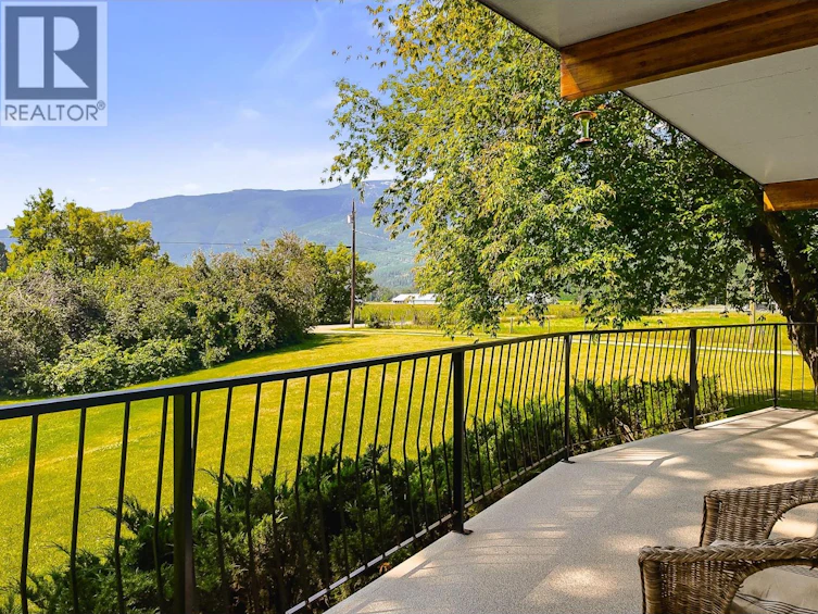 7161 Southwest 50 Avenue, Salmon Arm, BC, V1E 3C4 - 4