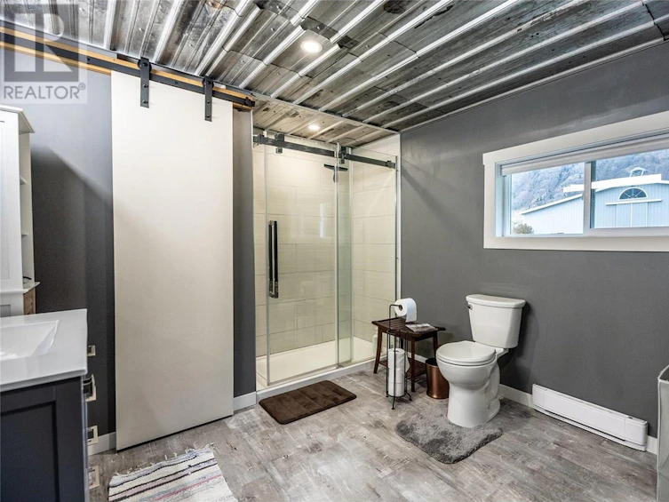 392 Teal Road, Kamloops, BC, V2H 1S5 - 12