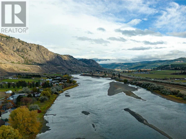 392 Teal Road, Kamloops, BC, V2H 1S5 - 4