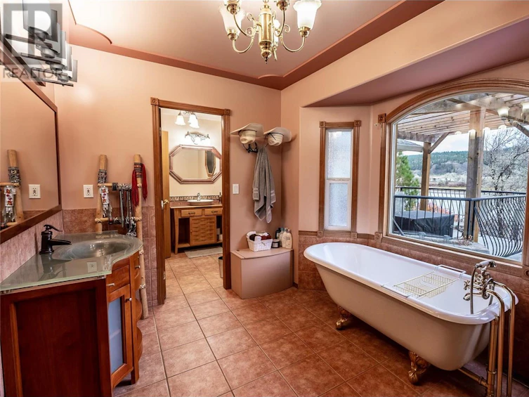 392 Teal Road, Kamloops, BC, V2H 1S5 - 24
