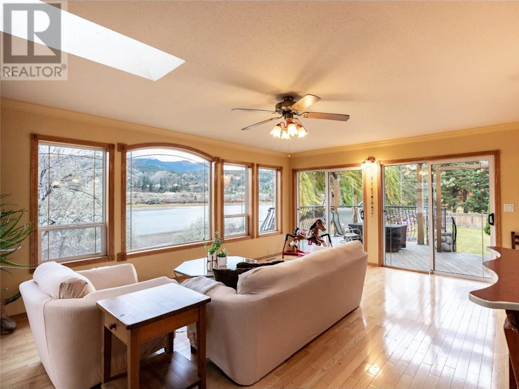 392 Teal Road, Kamloops, BC, V2H 1S5 - 18