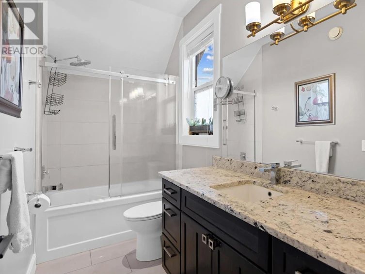 935 Laurier Avenue, Kelowna, BC, V1Y 6A9 - 31