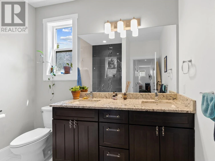 935 Laurier Avenue, Kelowna, BC, V1Y 6A9 - 54