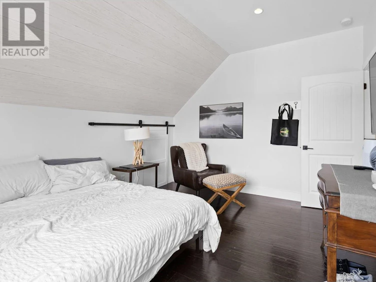 935 Laurier Avenue, Kelowna, BC, V1Y 6A9 - 30