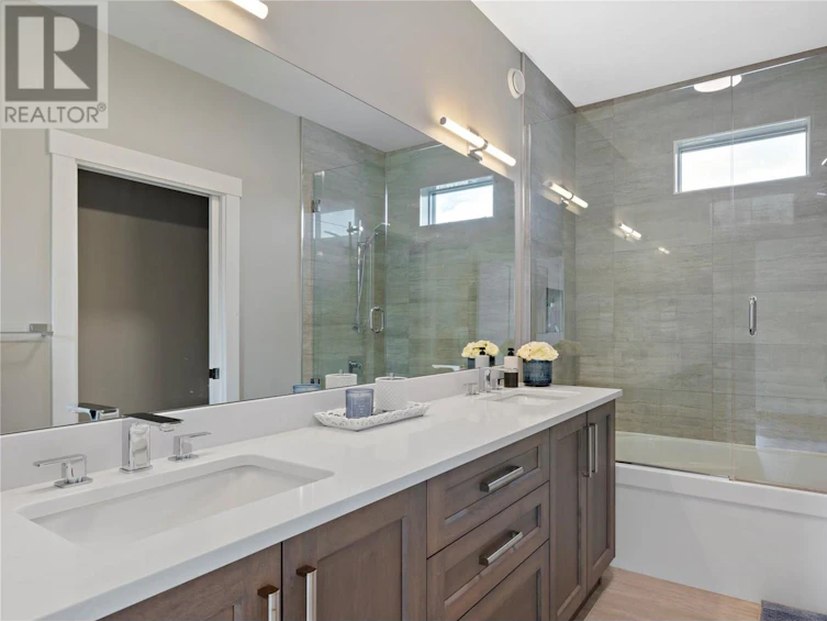1009 Antler Drive, Penticton, BC, V2A 0C8 - 38