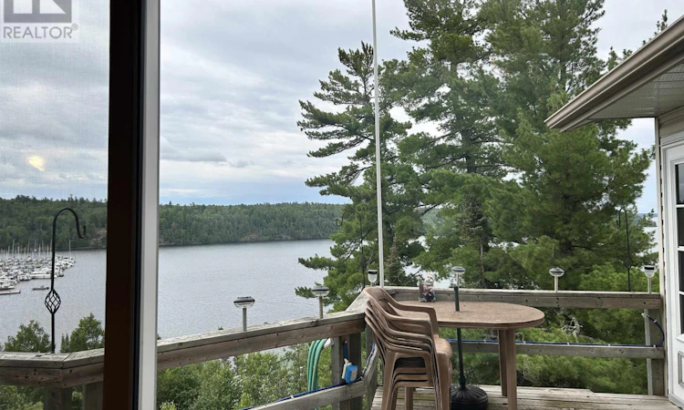 44 Bigstone Bay Lodge