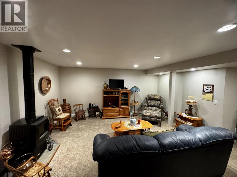 5462 Elliot Lake Road, 100 Mile House, BC, V0K 2E1 - 32