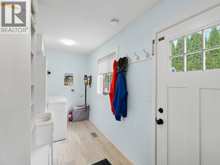 7101 Northeast 51 Street, Salmon Arm, BC, V0E 1K0 - 4