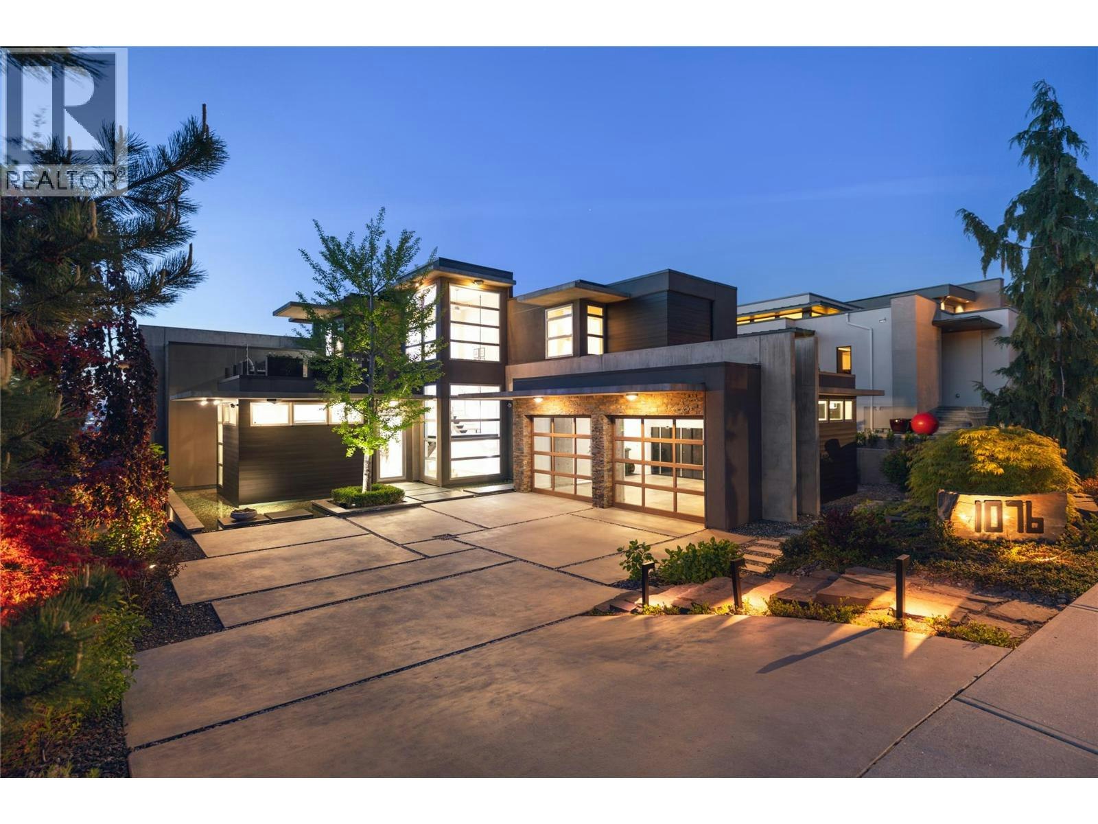 1076 Westpoint Drive, Kelowna, BC, V1W 4Z9 - 2