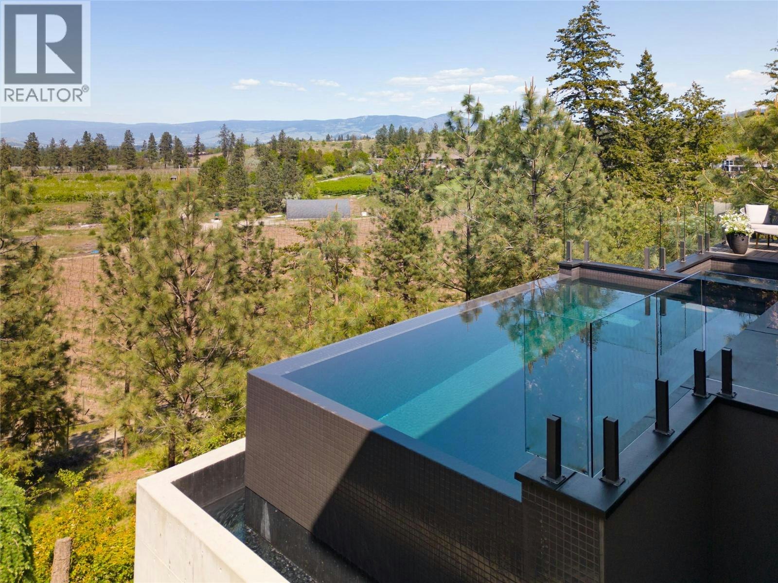1076 Westpoint Drive, Kelowna, BC, V1W 4Z9 - 70