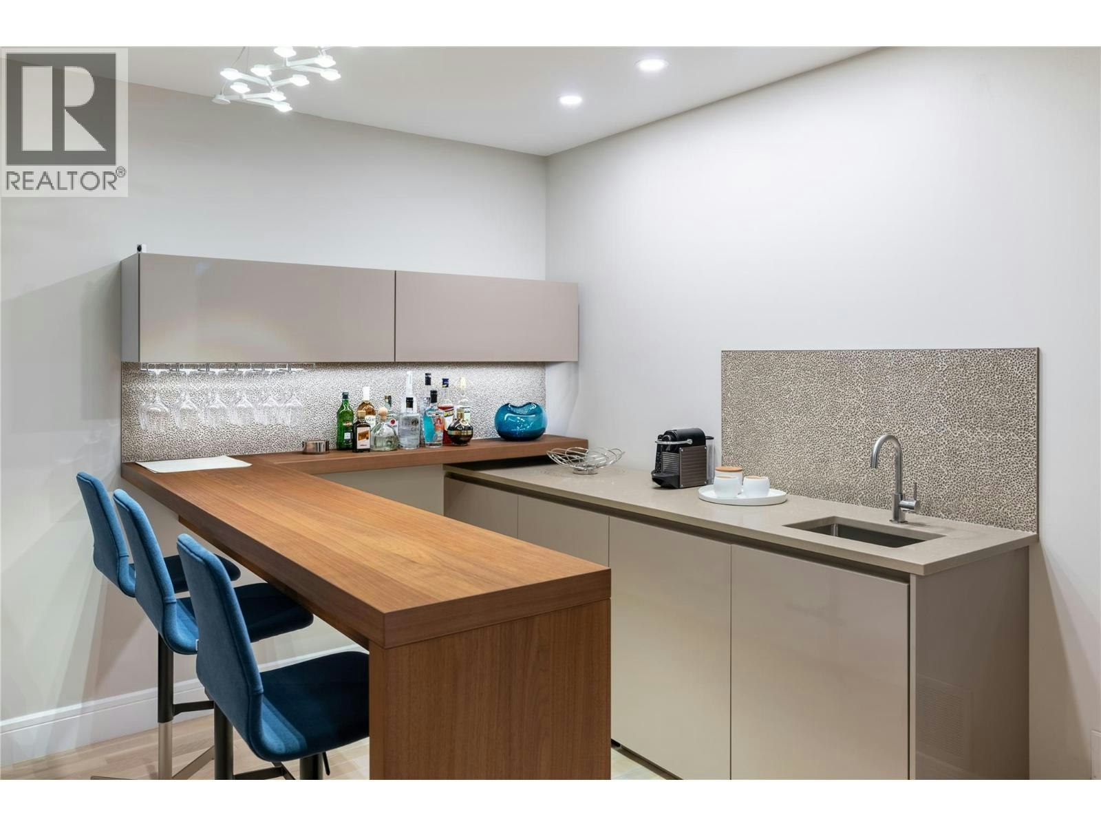 1076 Westpoint Drive, Kelowna, BC, V1W 4Z9 - 47