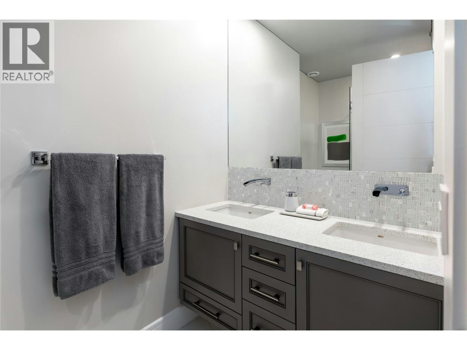 1076 Westpoint Drive, Kelowna, BC, V1W 4Z9 - 22