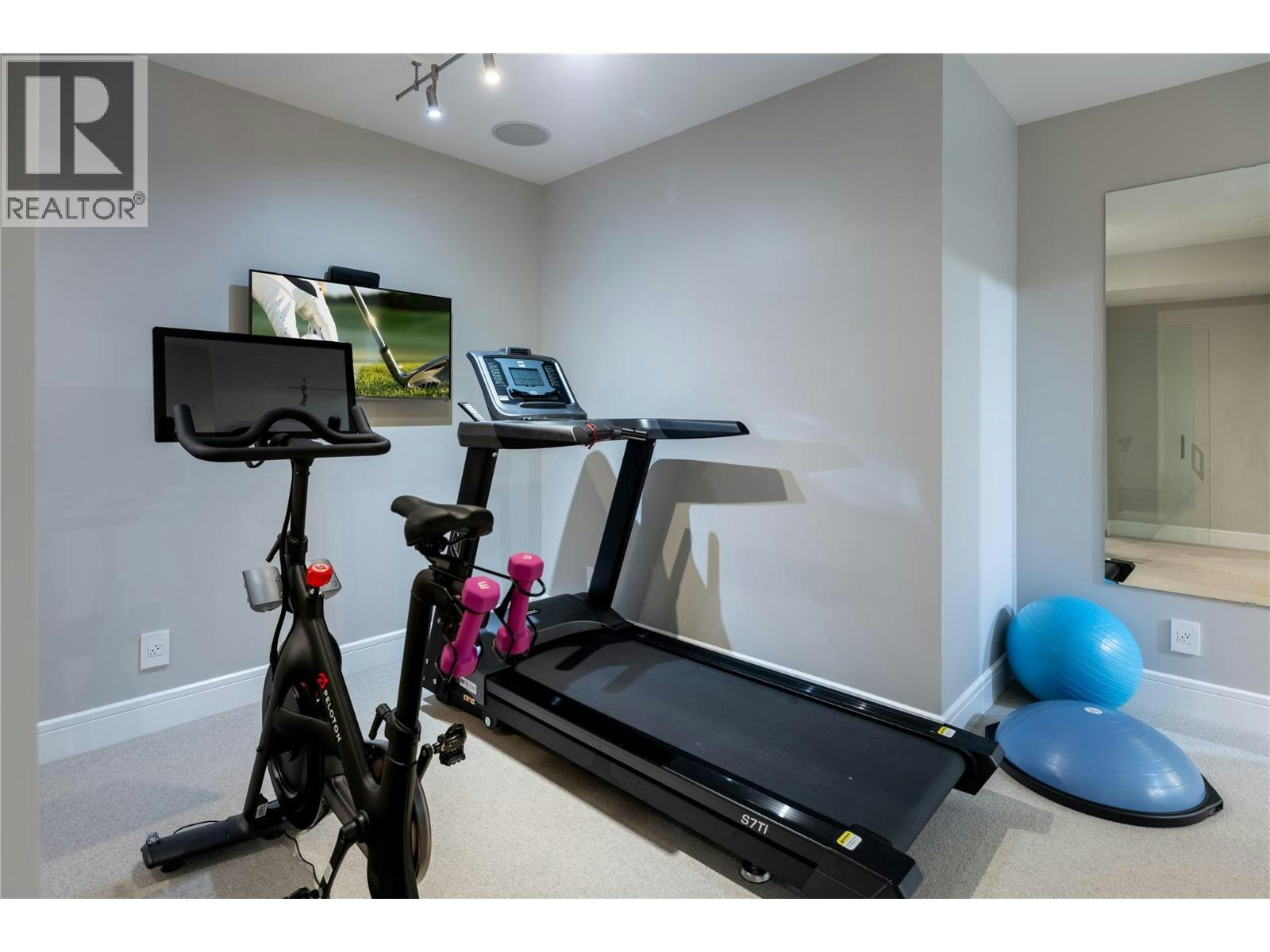 1076 Westpoint Drive, Kelowna, BC, V1W 4Z9 - 49