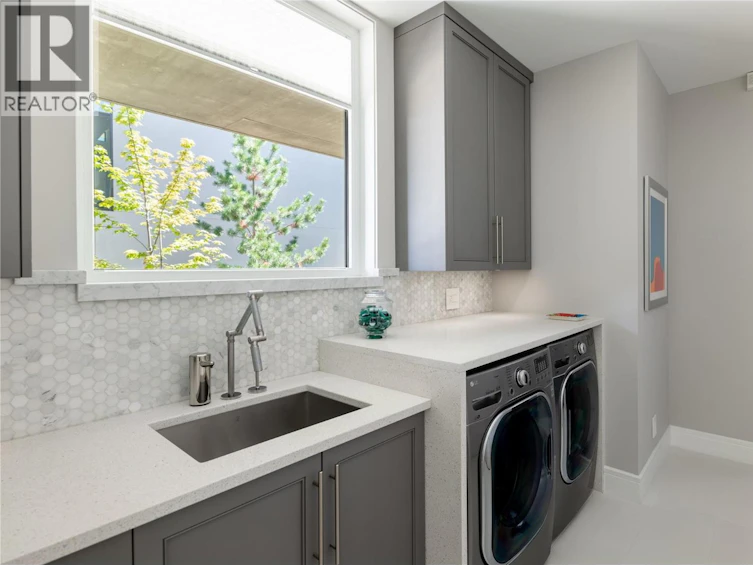 1076 Westpoint Drive, Kelowna, BC, V1W 4Z9 - 24