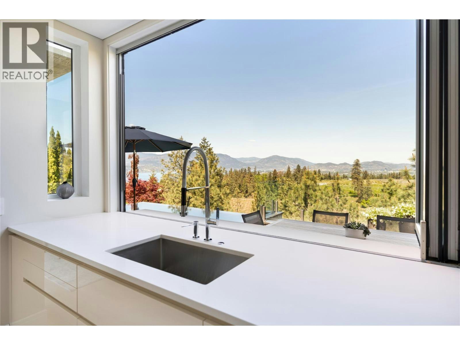 1076 Westpoint Drive, Kelowna, BC, V1W 4Z9 - 15