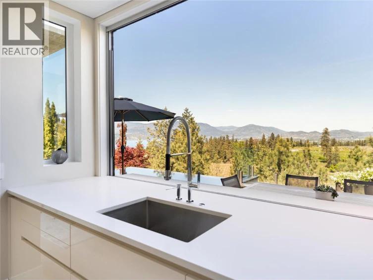 1076 Westpoint Drive, Kelowna, BC, V1W 4Z9 - 15