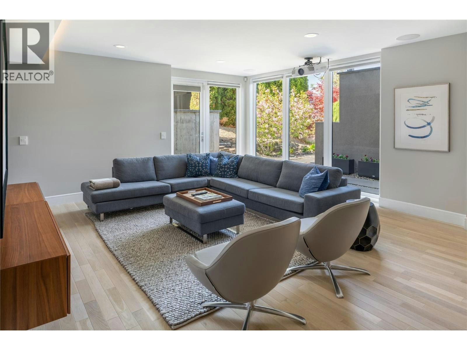 1076 Westpoint Drive, Kelowna, BC, V1W 4Z9 - 46