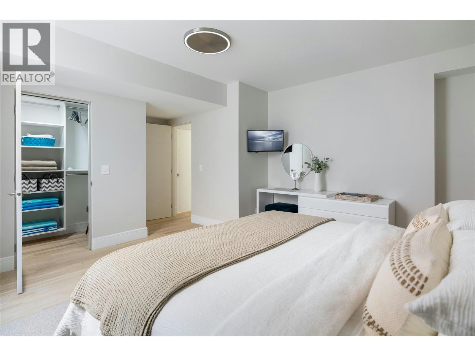1076 Westpoint Drive, Kelowna, BC, V1W 4Z9 - 41