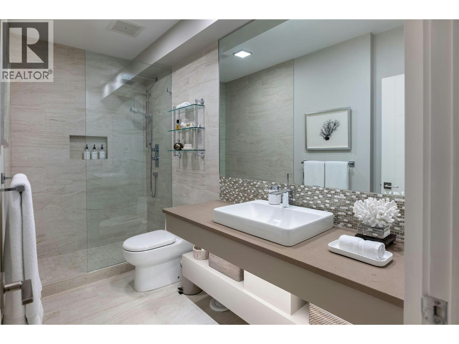 1076 Westpoint Drive, Kelowna, BC, V1W 4Z9 - 43