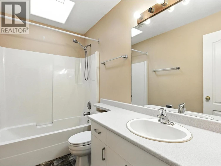 1379 Sunshine Court, Kamloops, BC, V2E 2P9 - 38