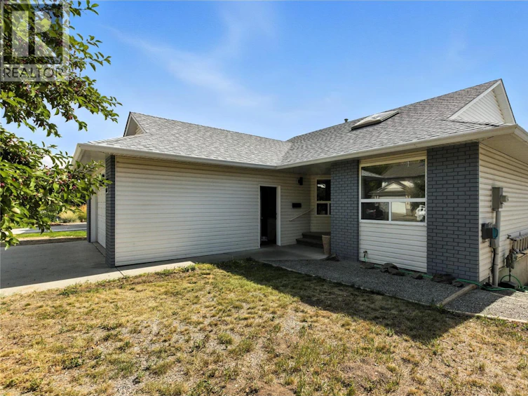 1379 Sunshine Court, Kamloops, BC, V2E 2P9 - 3