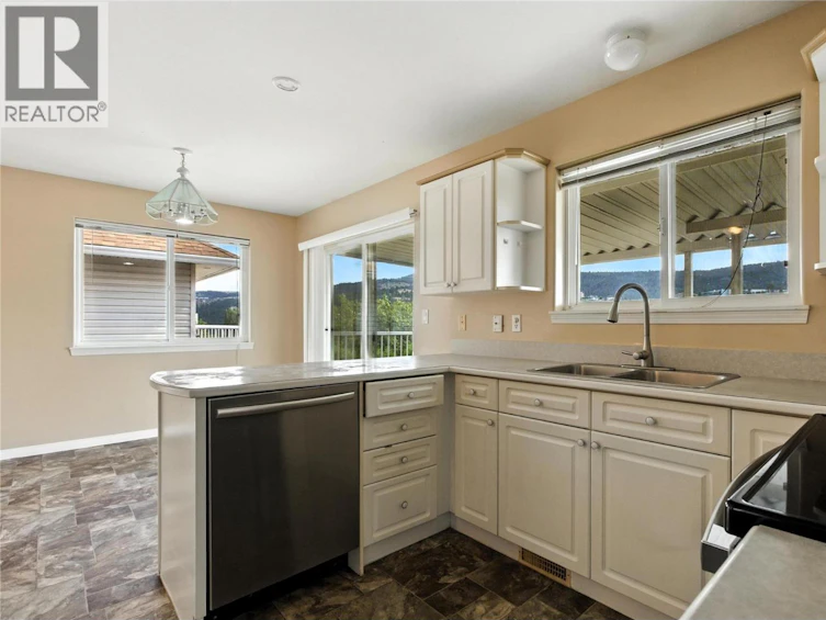 1379 Sunshine Court, Kamloops, BC, V2E 2P9 - 17