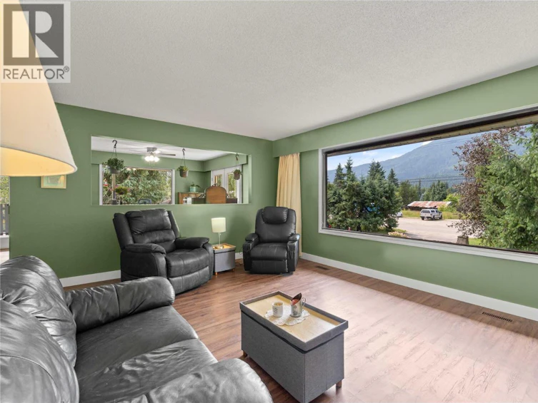 4102 Malakwa Road, Malakwa, BC, V0E 2J0 - 5