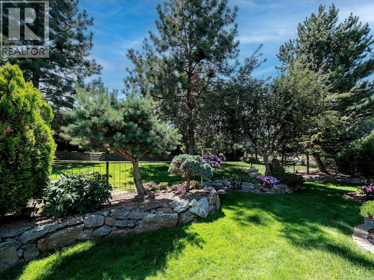 4137 S Gallaghers Forest, Kelowna, BC, V1W 5E4 - 45