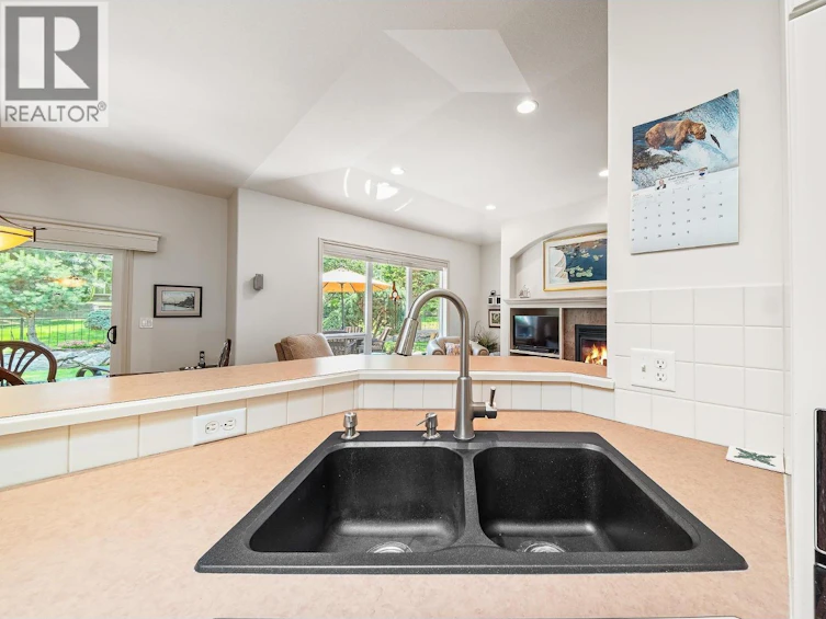 4137 S Gallaghers Forest, Kelowna, BC, V1W 5E4 - 18