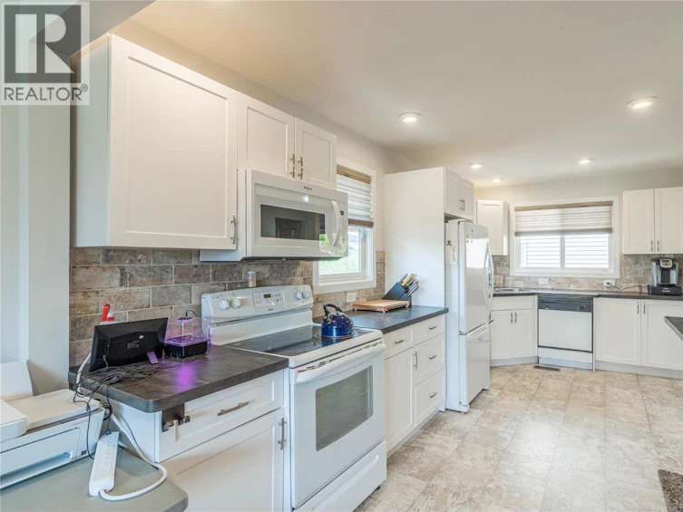 862 Desmond Street, Kamloops, BC, V2B 5K5 - 4