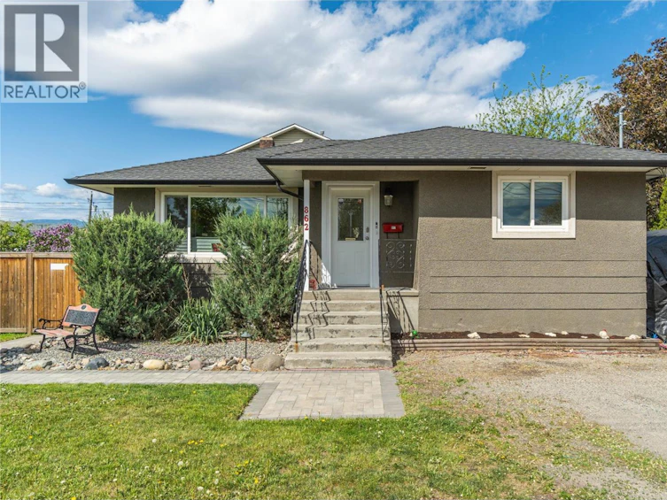 862 Desmond Street, Kamloops, BC, V2B 5K5