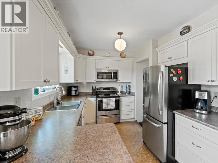 2321 Young Avenue, Kamloops, BC, V2B 4M7 - 5