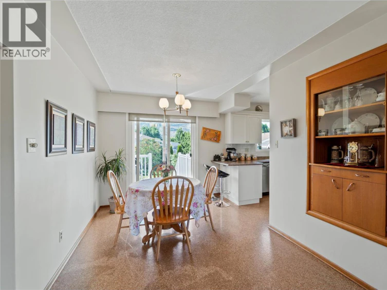 2321 Young Avenue, Kamloops, BC, V2B 4M7 - 4